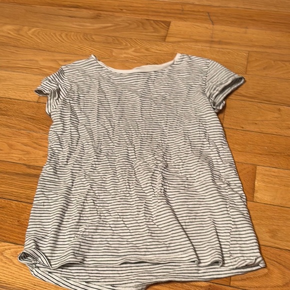💜 H&M Striped Gray and white Top - Picture 1 of 3